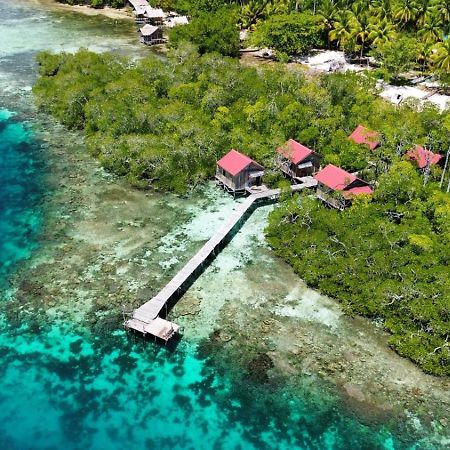 Raja Ampat Blue Sea Villa Besir Exterior photo