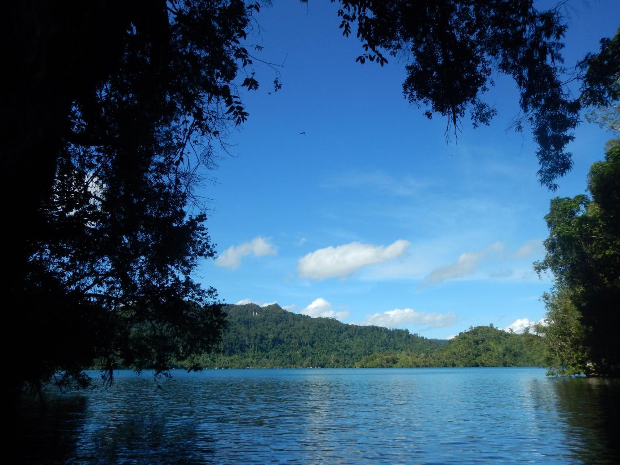 Raja Ampat Blue Sea Villa Besir Exterior photo