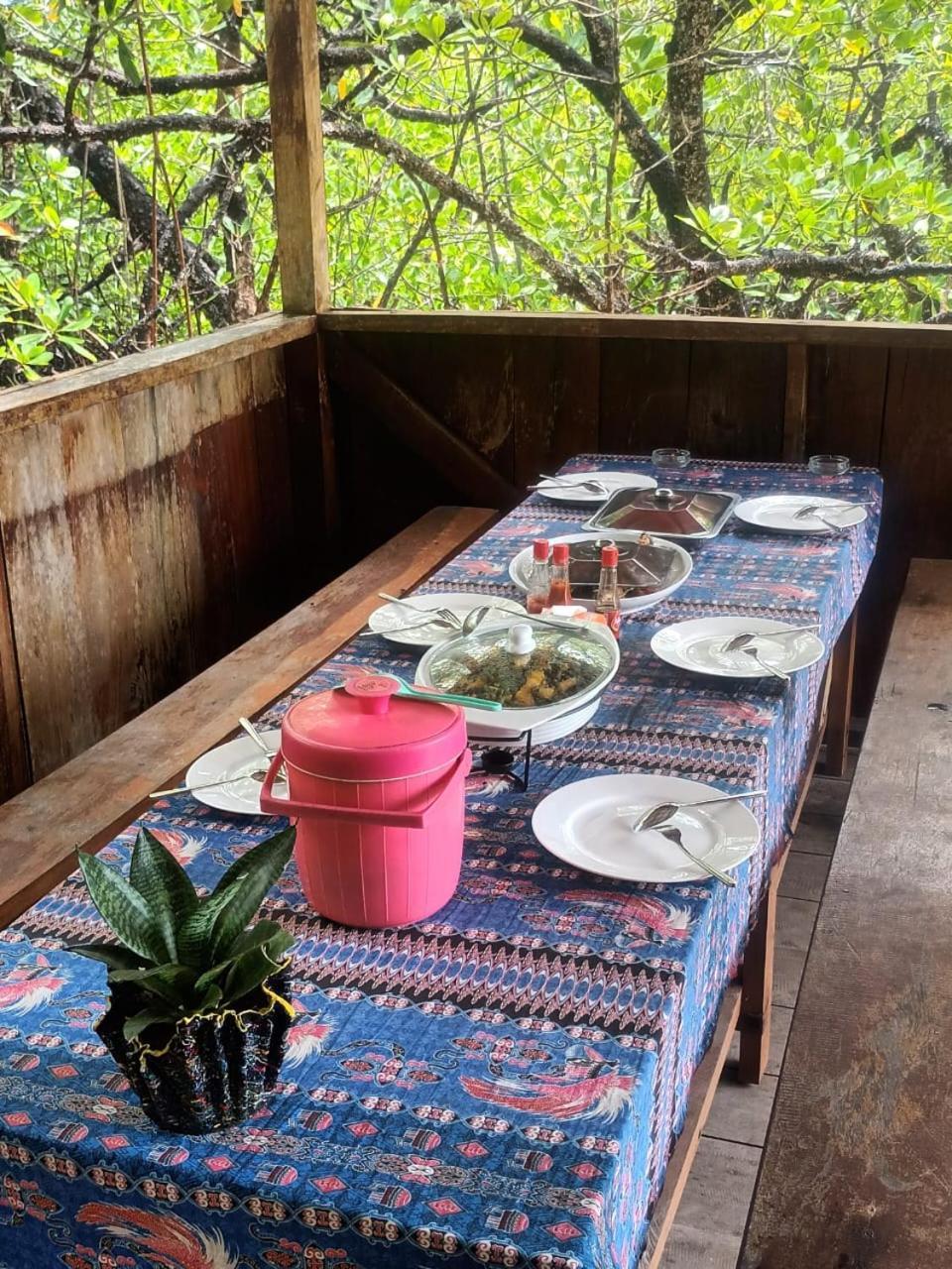 Raja Ampat Blue Sea Villa Besir Exterior photo